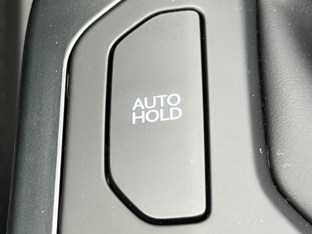 Vehicle image 28 of 40