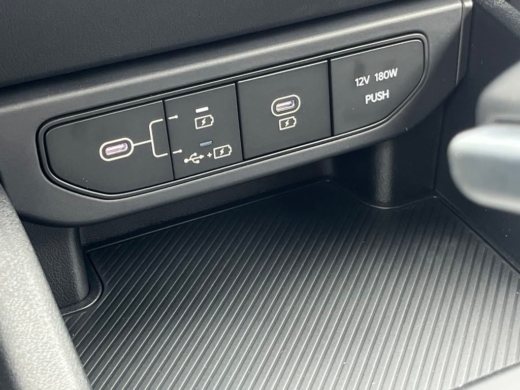 Vehicle image 26 of 40