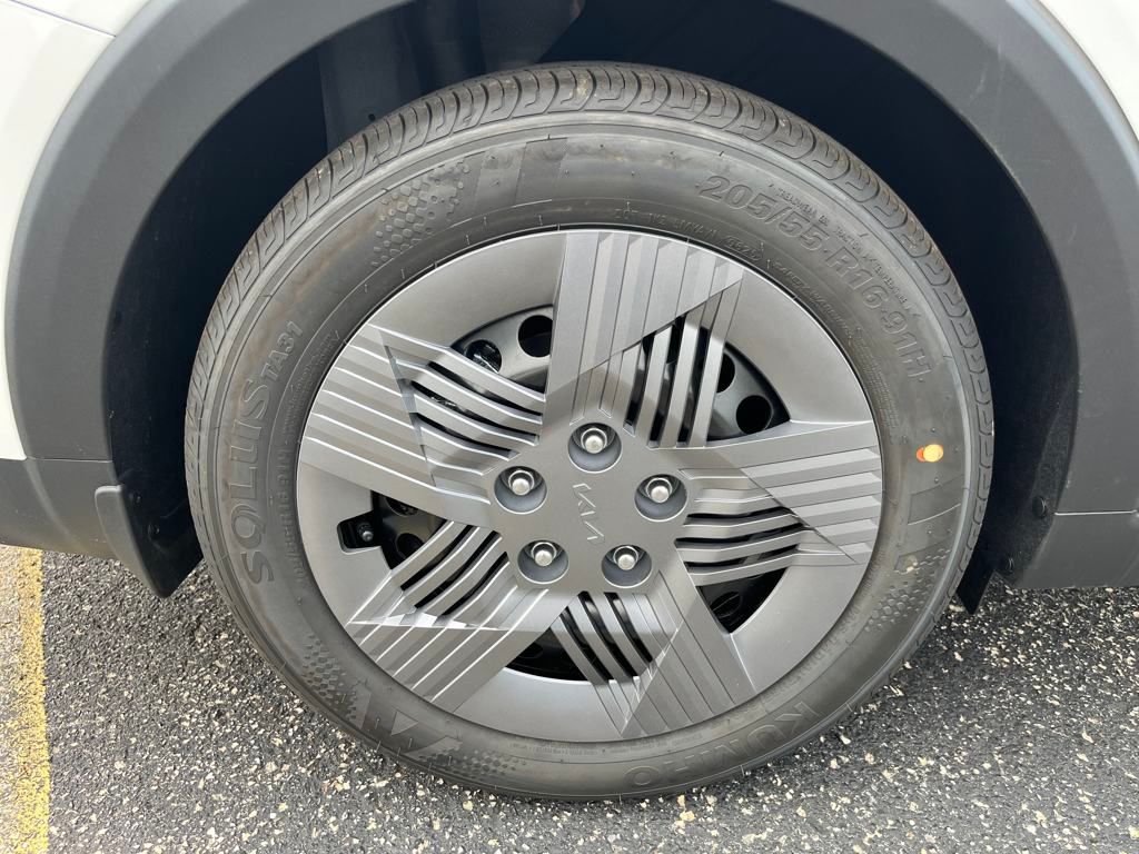 Vehicle image 12 of 40
