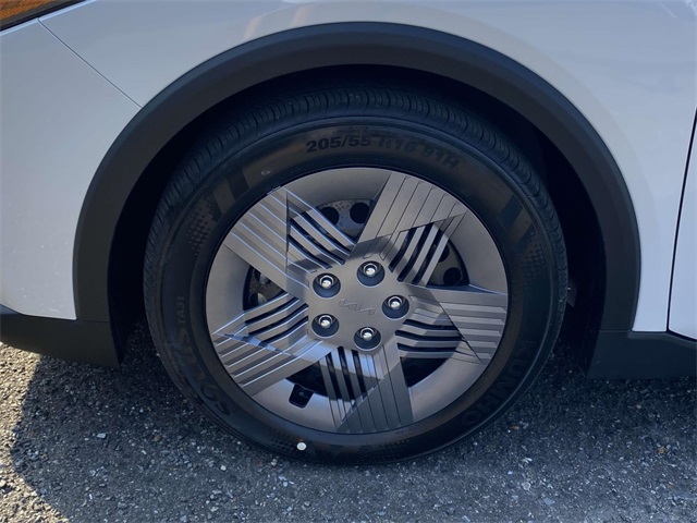 Vehicle image 8 of 26