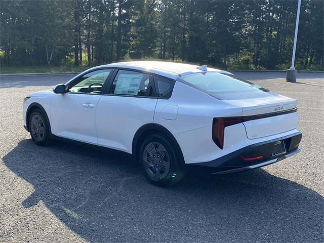 Vehicle image 7 of 26