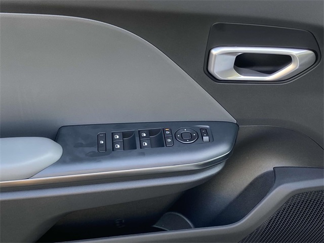 Vehicle image 19 of 26
