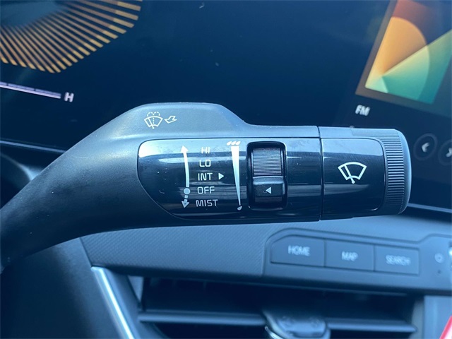 Vehicle image 21 of 26