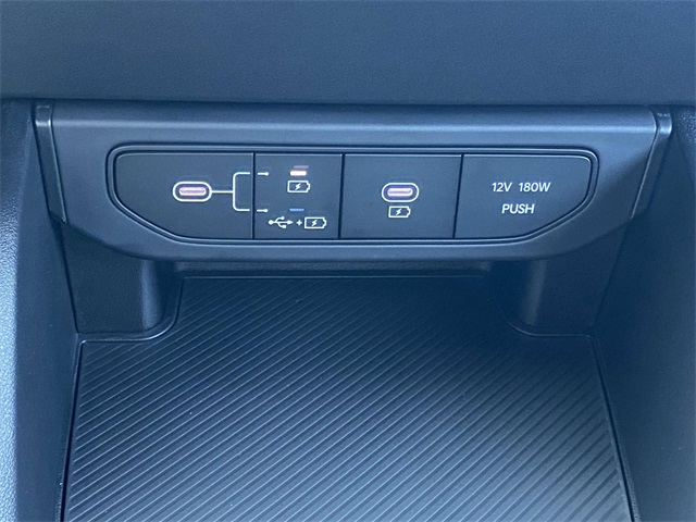 Vehicle image 23 of 26
