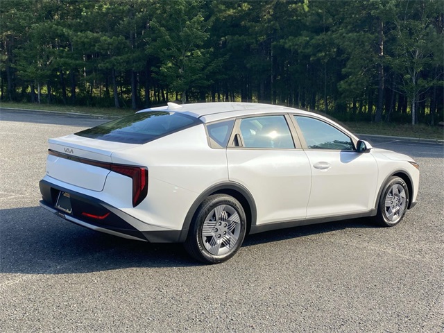 Vehicle image 5 of 26