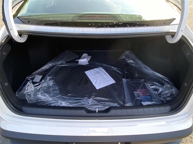 Vehicle image 9 of 26