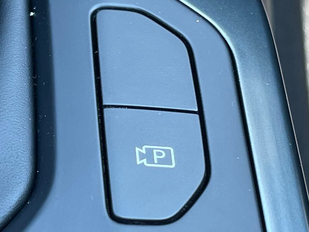 Vehicle image 29 of 33