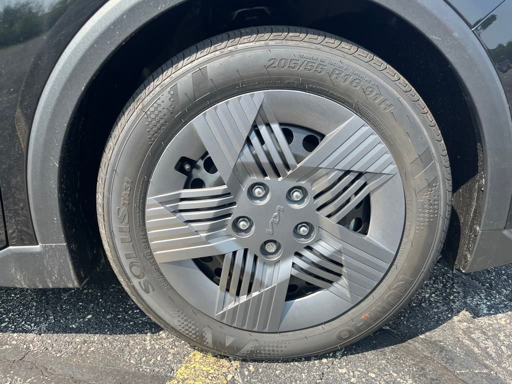 Vehicle image 11 of 33