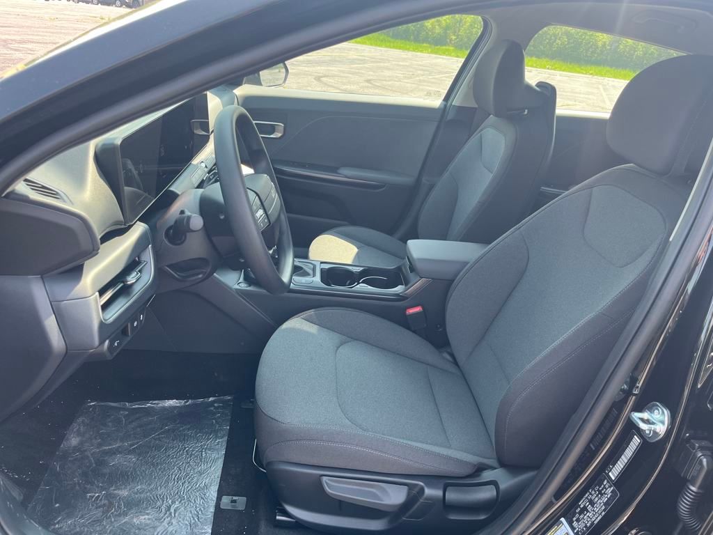 Vehicle image 13 of 33