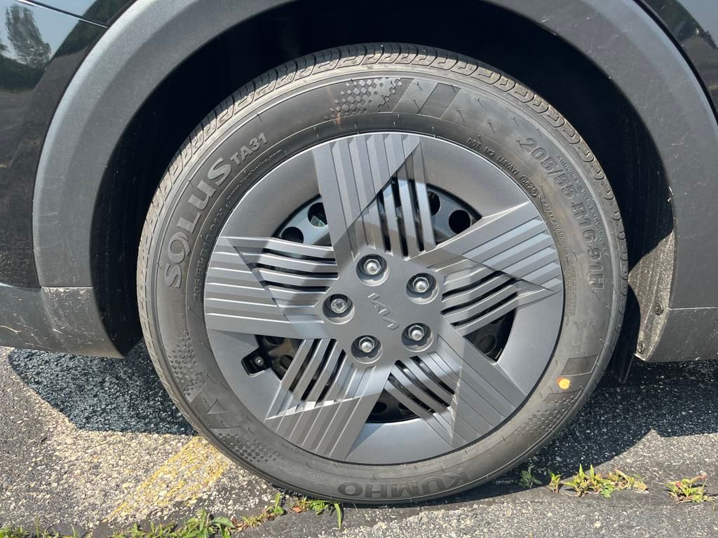 Vehicle image 12 of 33