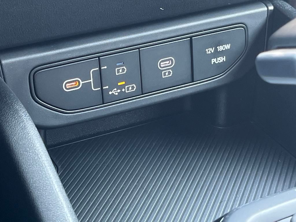 Vehicle image 26 of 33