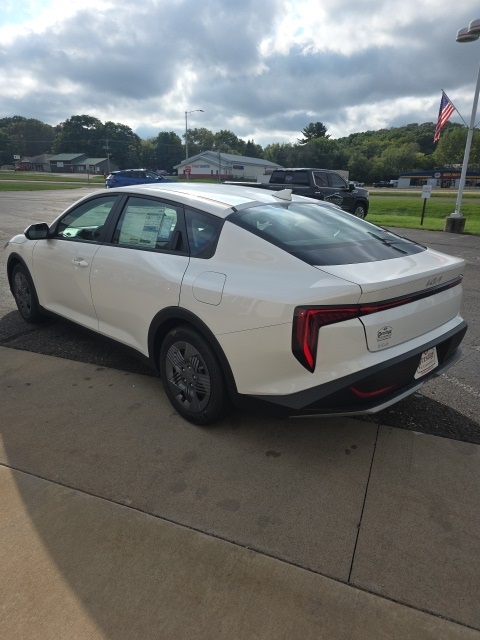 2025 Kia K4 LX Image 15 of 48