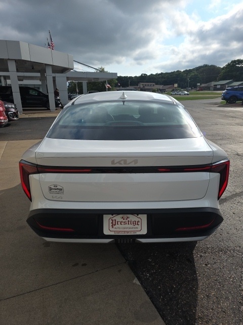 2025 Kia K4 LX Image 14 of 48