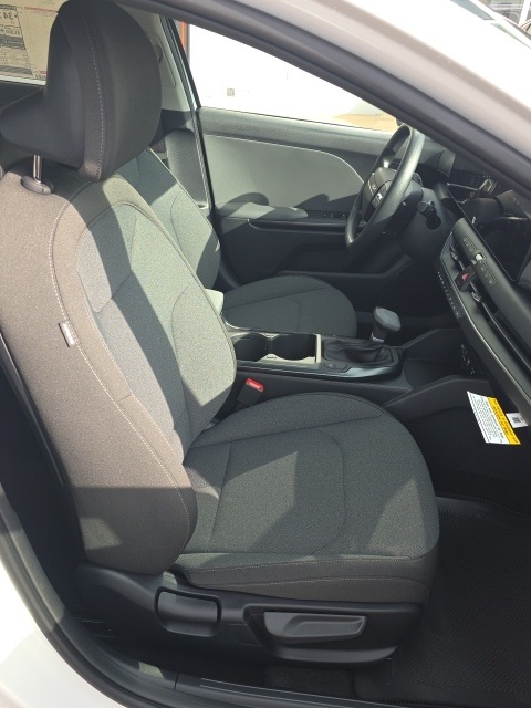 2025 Kia K4 LX Image 27 of 48