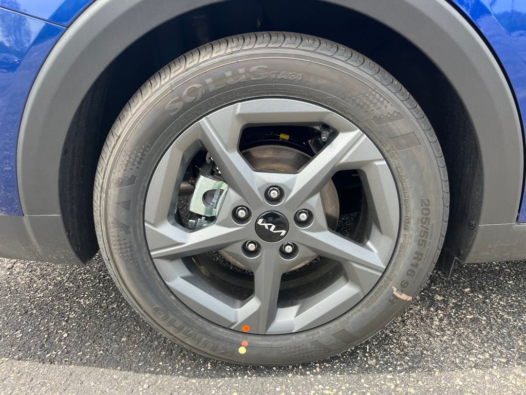 Vehicle image 12 of 33