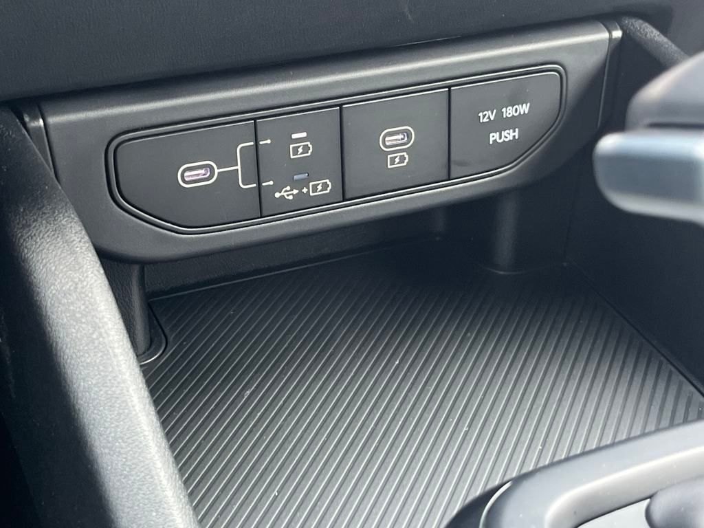 Vehicle image 26 of 33