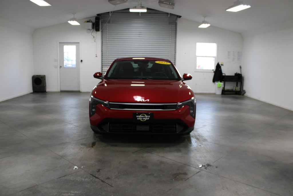 2025 Kia K4 LXS Image 3 of 46
