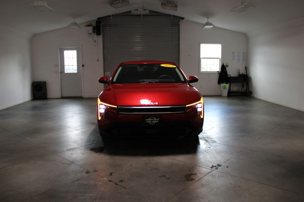 2025 Kia K4 LXS Image 2 of 46
