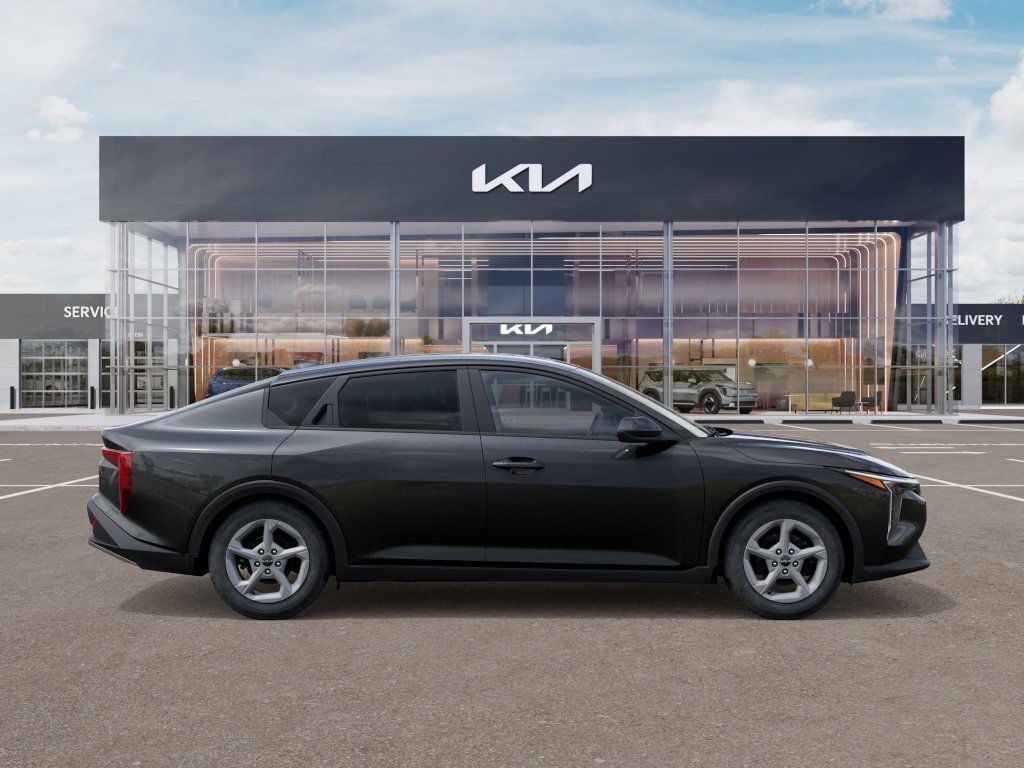 2025 Kia K4 LXS Image 5 of 27
