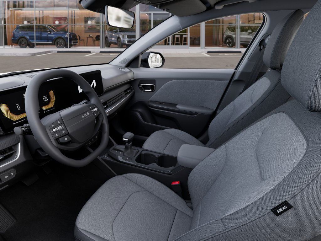 2025 Kia K4 LXS Image 18 of 27