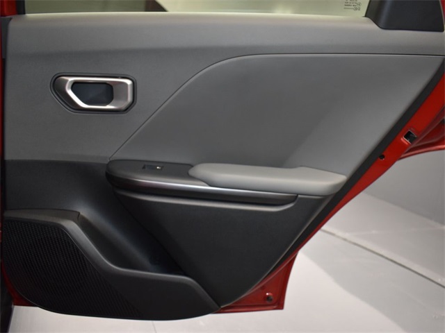 Vehicle image 40 of 47