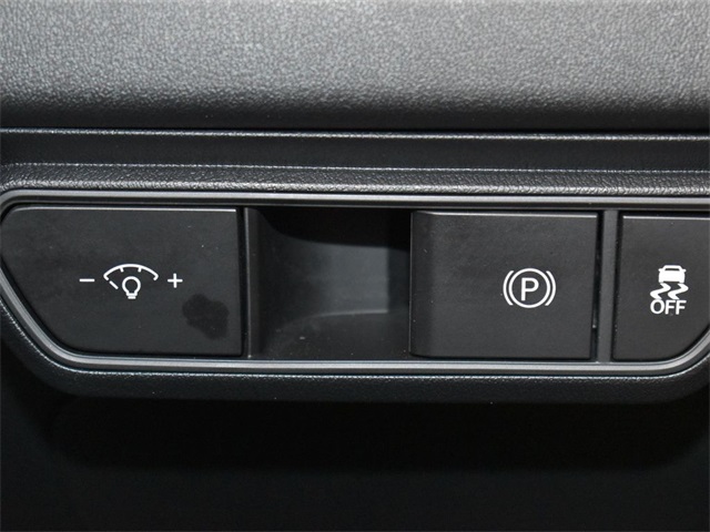 Vehicle image 42 of 47