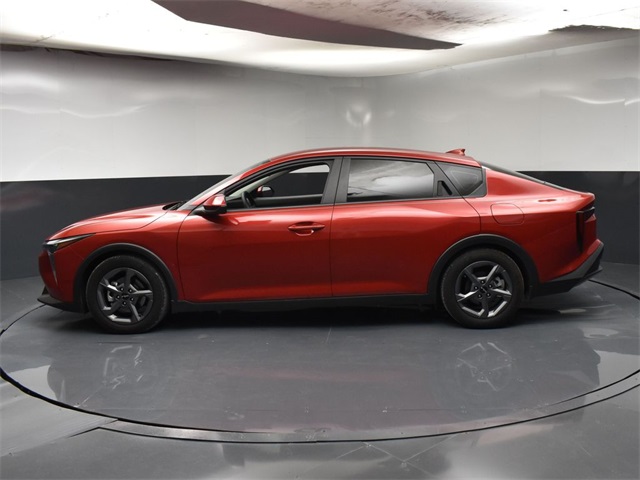 Vehicle image 23 of 47
