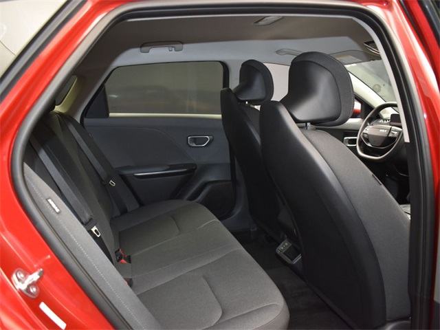Vehicle image 27 of 47