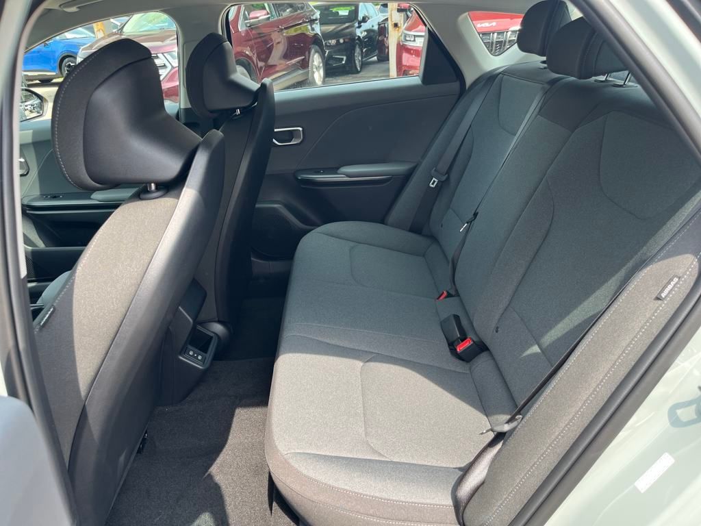 Vehicle image 15 of 40