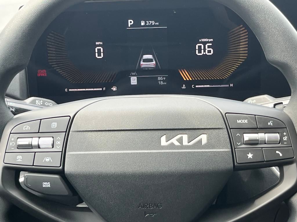 Vehicle image 27 of 40