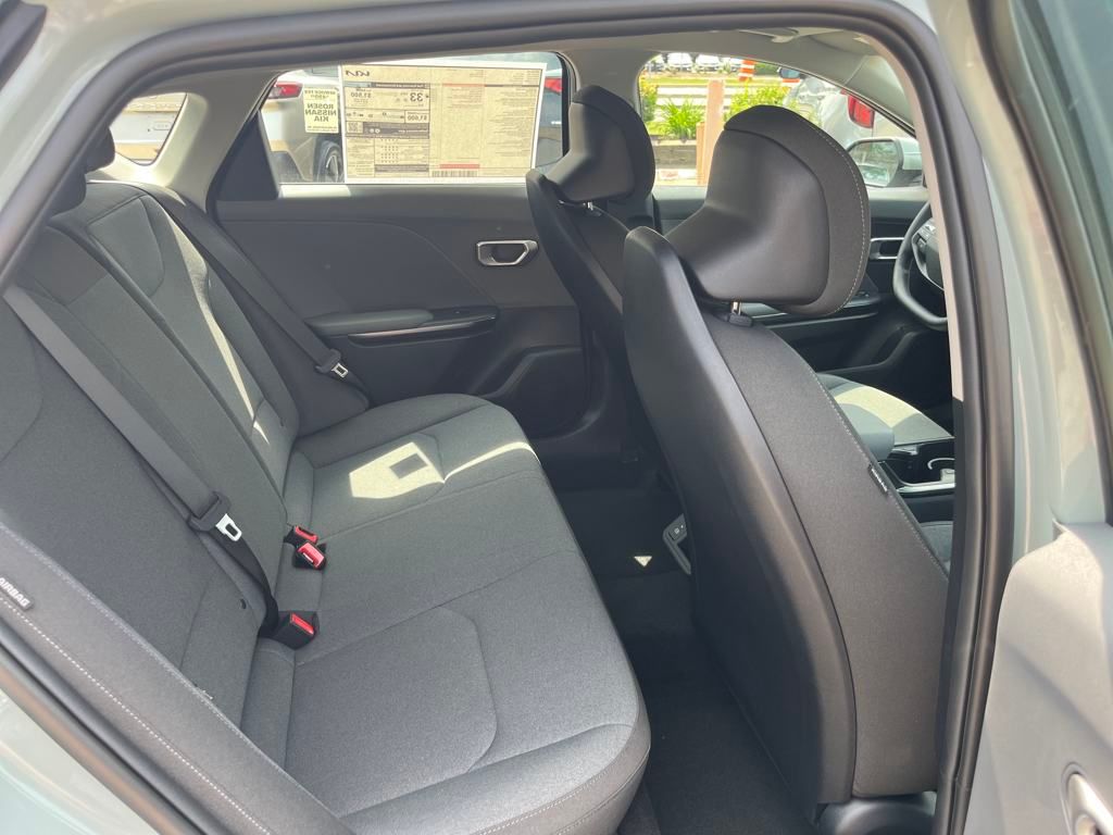 Vehicle image 14 of 40