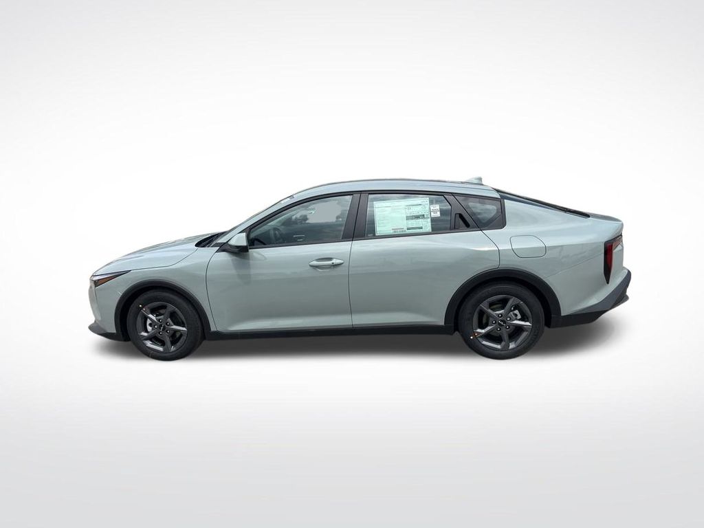 Vehicle image 8 of 40