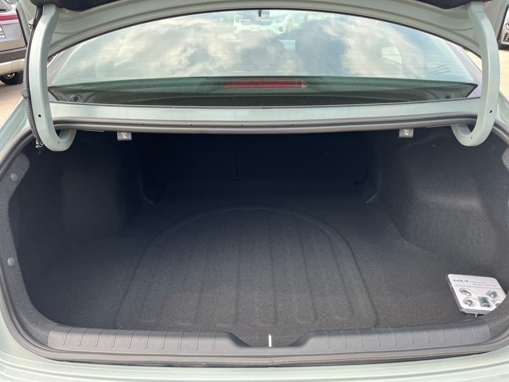 Vehicle image 13 of 40