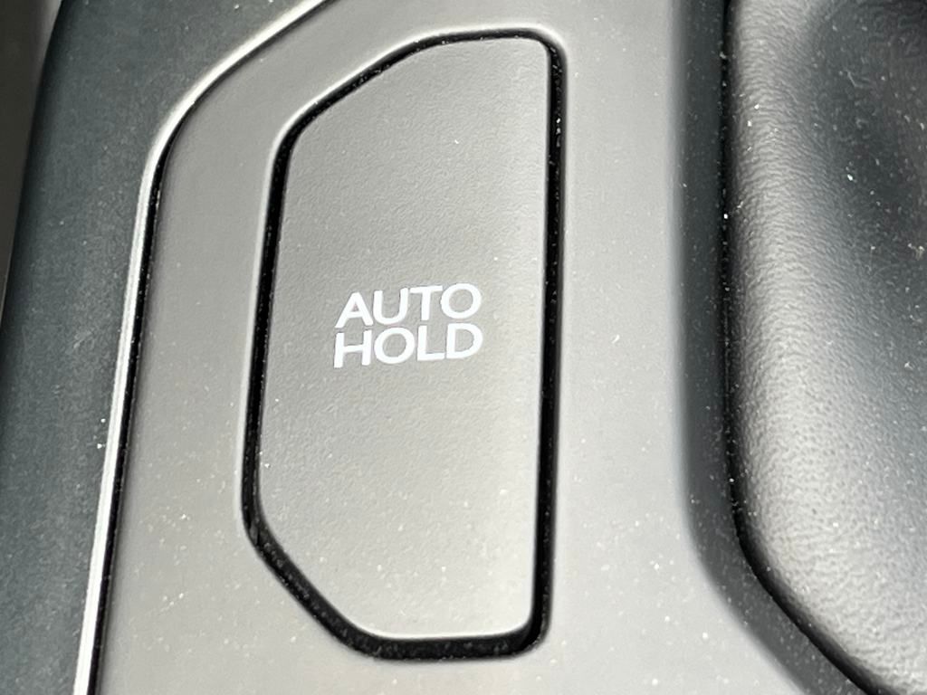 Vehicle image 29 of 40