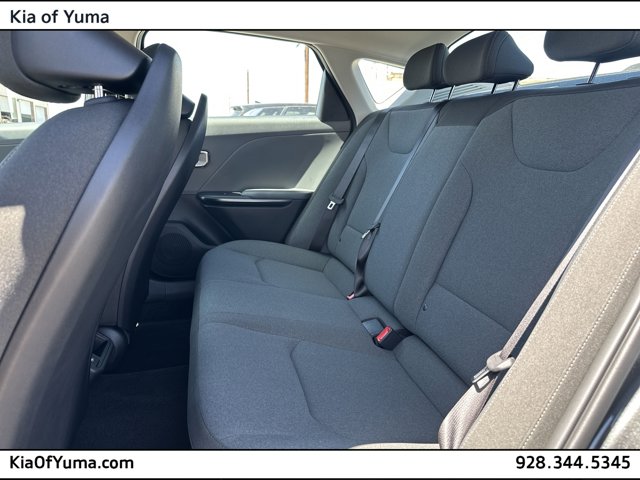 Vehicle image 4 of 6