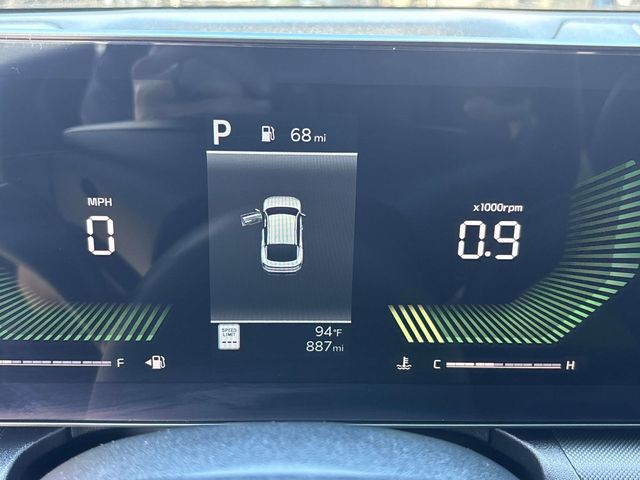 Vehicle image 18 of 32