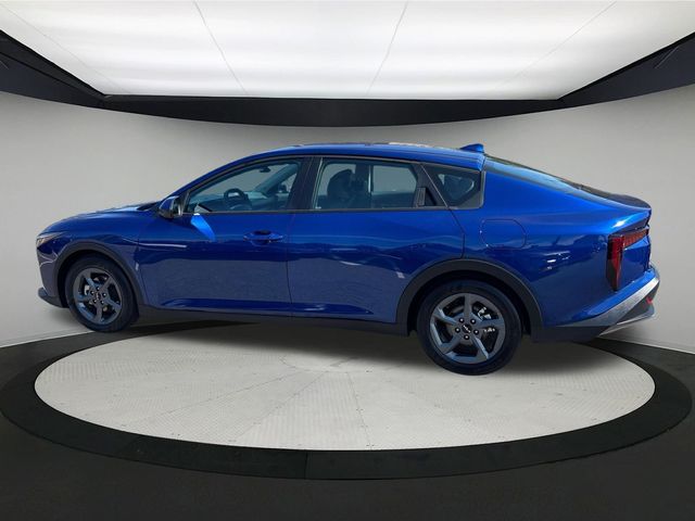 Vehicle image 4 of 32