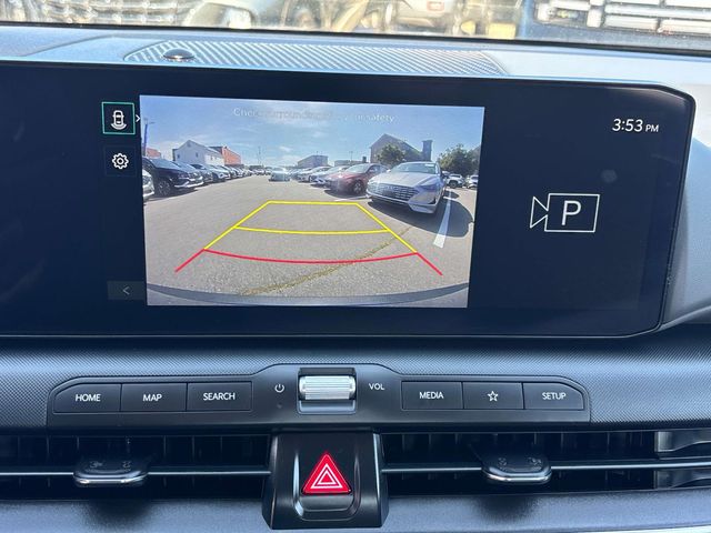 Vehicle image 19 of 32