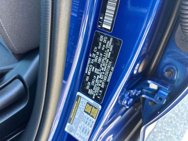 Vehicle image 26 of 32