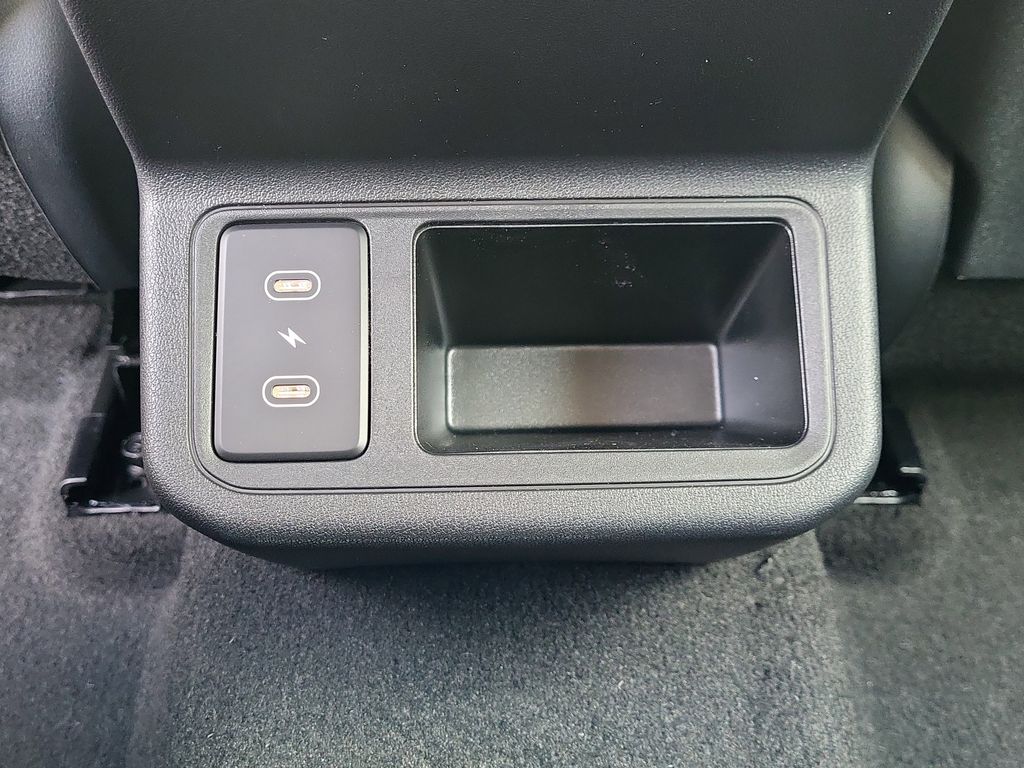 Vehicle image 13 of 30