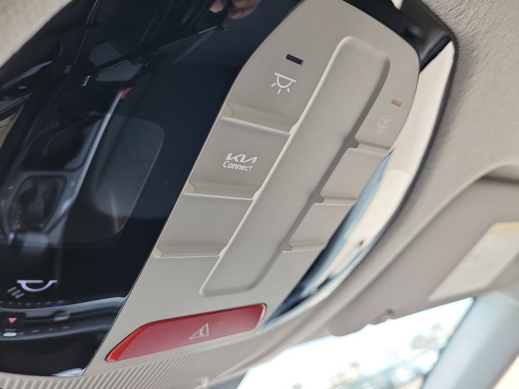 Vehicle image 28 of 30