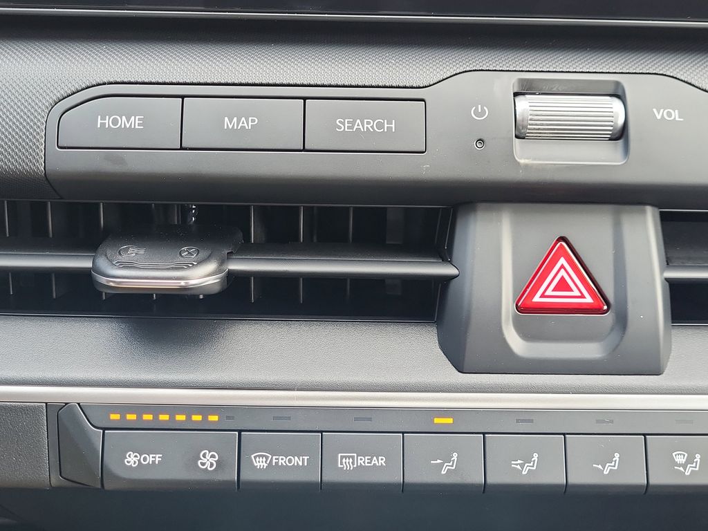 Vehicle image 23 of 30