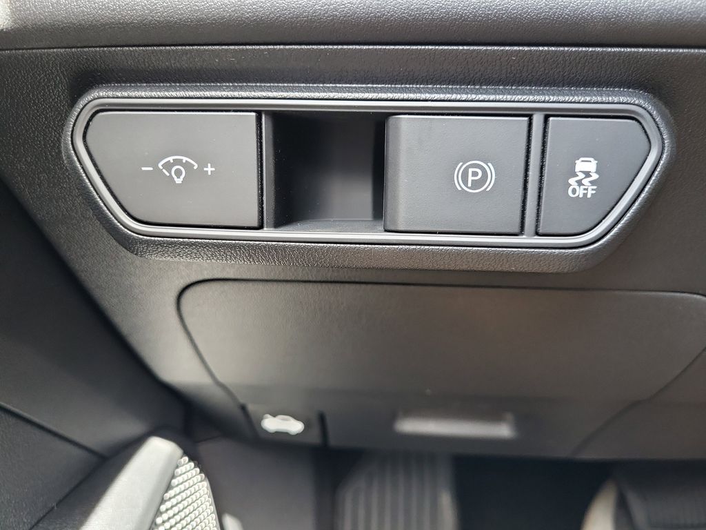 Vehicle image 29 of 30