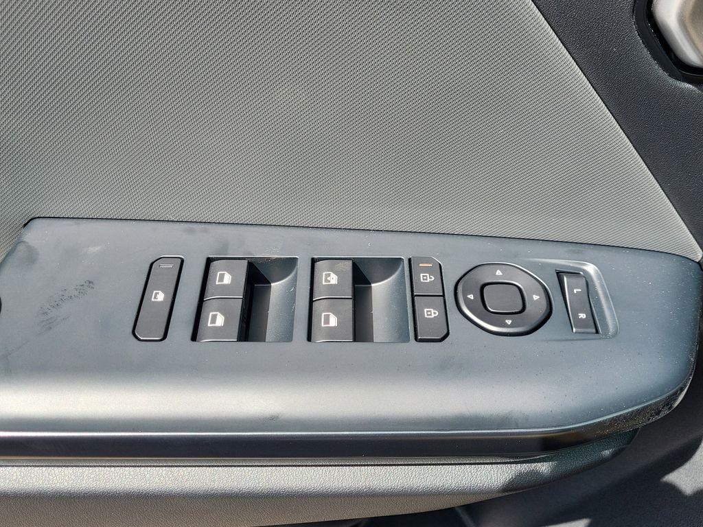 Vehicle image 7 of 30