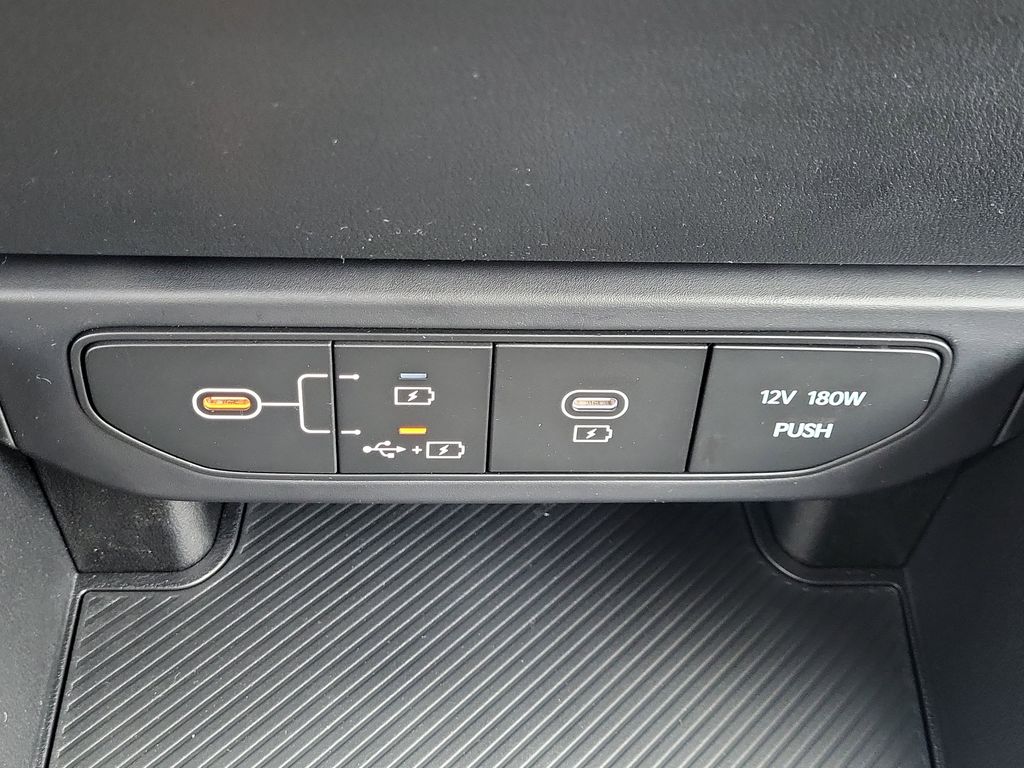 Vehicle image 25 of 30
