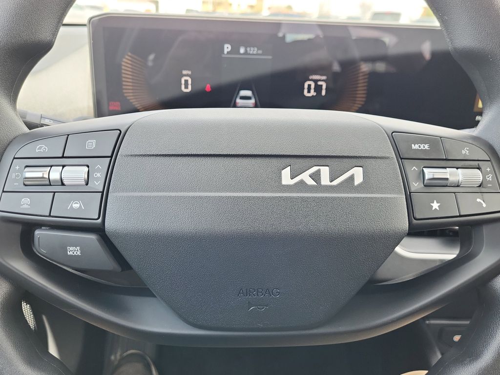 Vehicle image 19 of 30