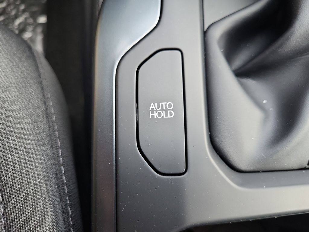 Vehicle image 27 of 30
