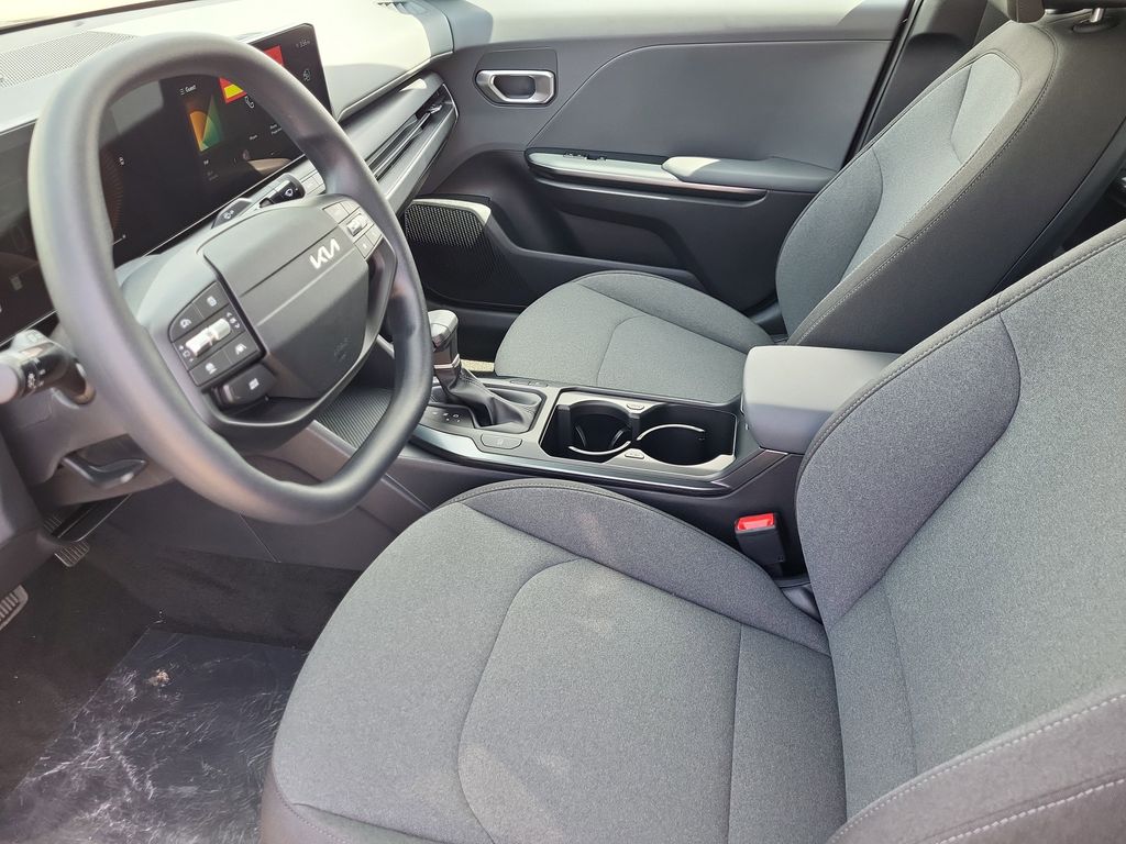Vehicle image 10 of 30