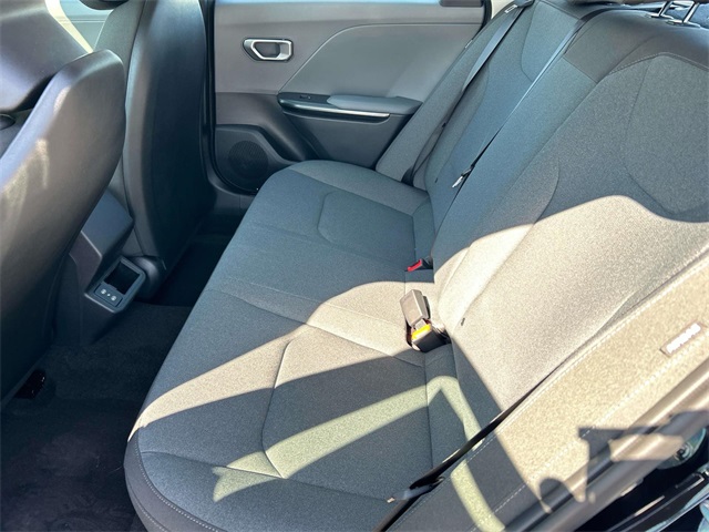2025 Kia K4 LXS Image 10 of 30