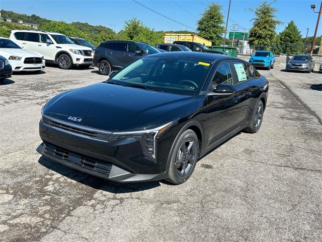 2025 Kia K4 LXS Image 1 of 30